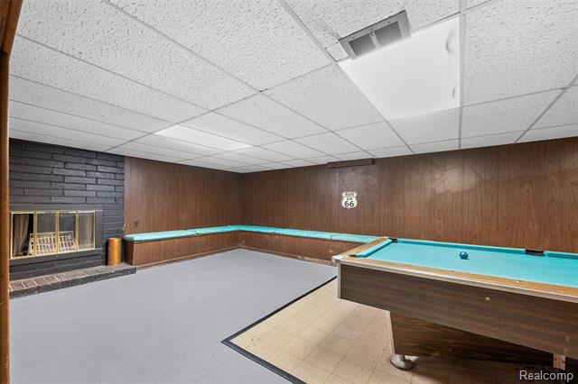 Builiding view twenty one for 8718 Binney, Warren, MI. 48093