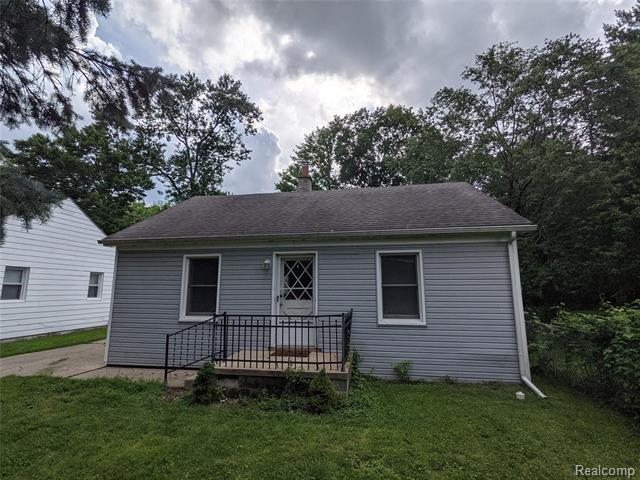 front view picture of 21409 Oxford Ave, Farmington, MI. 48336