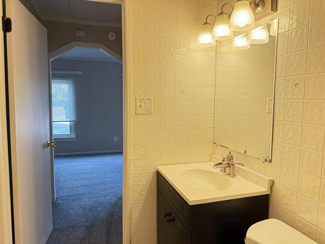 Builiding view seventeen for 21345 Inkster, Farmington, MI. 48336