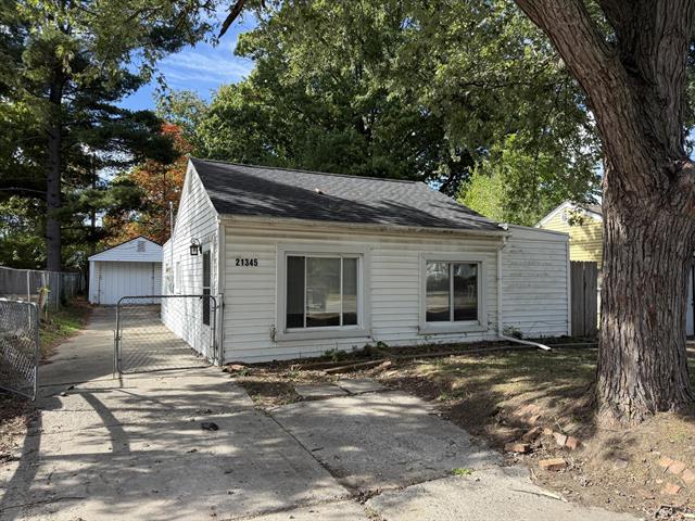 front view picture of 21345 Inkster Rd, Farmington, MI. 48336