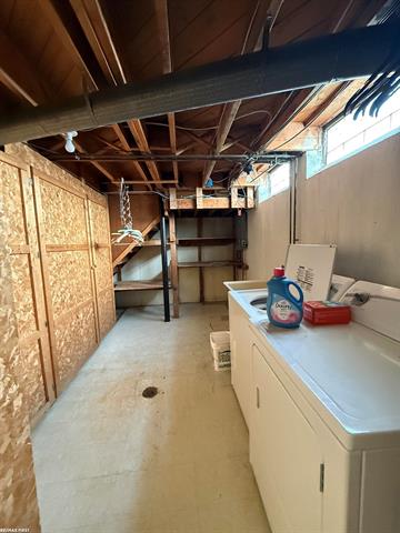 Builiding view twenty for 31515 Newport, Warren, MI. 48088