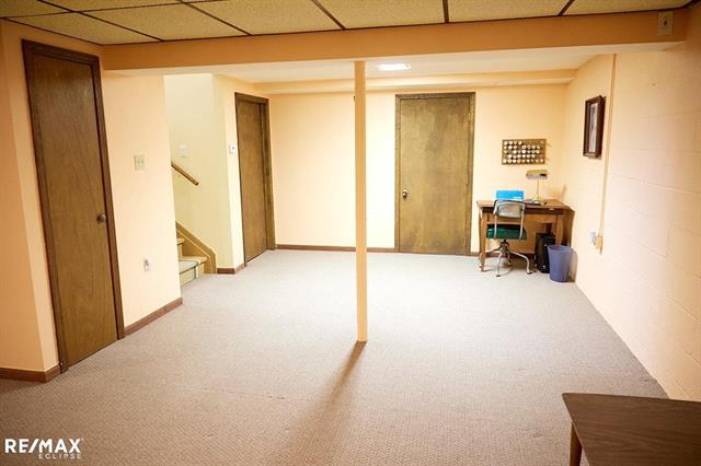 Builiding view thirty seven for 2557 Chicago, Warren, MI. 48092