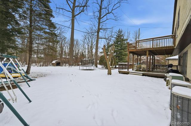 Builiding view forty one for 21428 Lundy, Farmington, MI. 48336