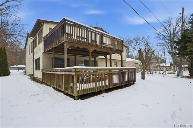 Builiding view forty for 21428 Lundy, Farmington, MI. 48336