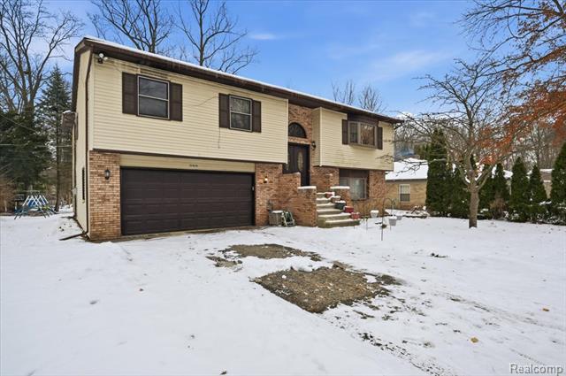 Builiding view one for 21428 Lundy, Farmington, MI. 48336