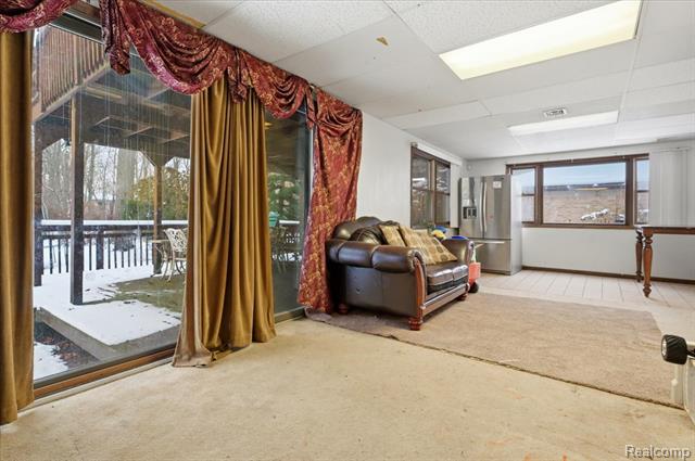 Builiding view thirty one for 21428 Lundy, Farmington, MI. 48336