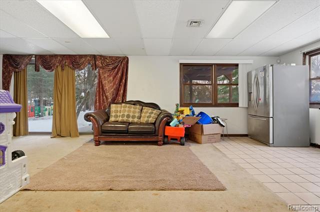 Builiding view thirty two for 21428 Lundy, Farmington, MI. 48336