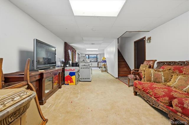 Builiding view thirty for 21428 Lundy, Farmington, MI. 48336