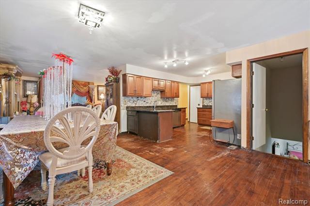 Builiding view twelve for 21428 Lundy, Farmington, MI. 48336