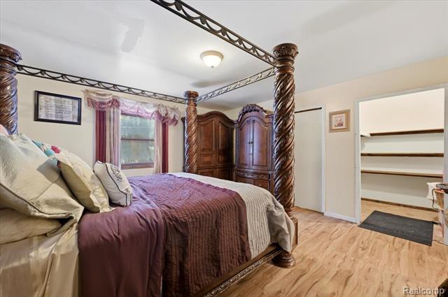 Builiding view twenty for 21428 Lundy, Farmington, MI. 48336