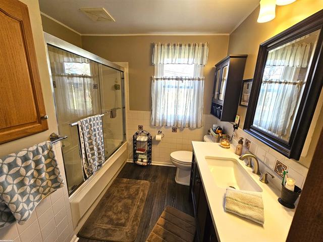 Builiding view eleven for 17535 Doris, Fraser, MI. 48026