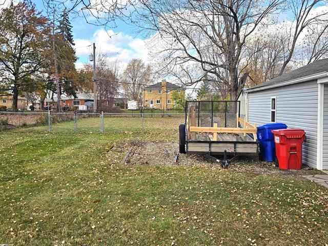 Builiding view twenty four for 17535 Doris, Fraser, MI. 48026