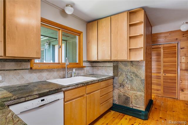 Builiding view eleven for 21417 Parker, Farmington, MI. 48336