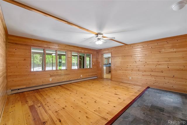 Builiding view twenty one for 21417 Parker, Farmington, MI. 48336