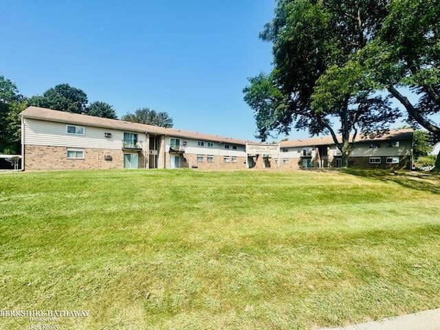 Builiding view twelve for 31555 Fraser, Fraser, MI. 48026