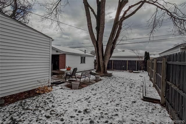 Builiding view sixteen for 17858 Summer So, Fraser, MI. 48026