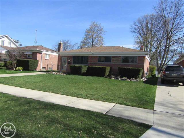 front view for 23113 Euclid, Saint Clair Shores, Mi. 48082