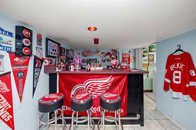 Builiding view nineteen for 31605 Juniper, Warren, MI. 48093