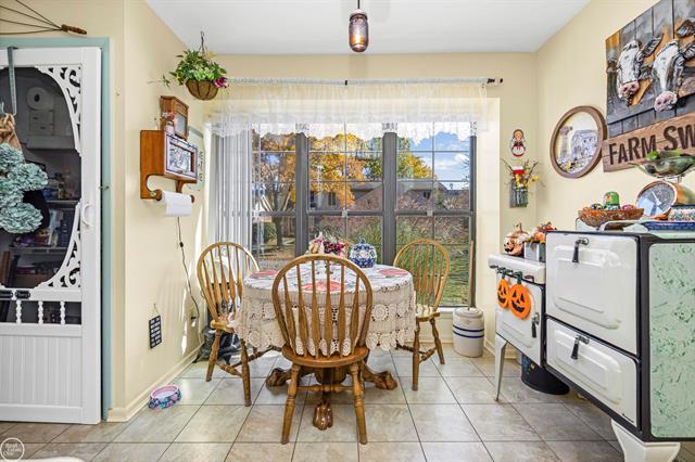 Builiding view seven for 31605 Juniper, Warren, MI. 48093