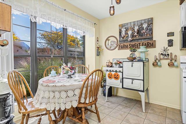 Builiding view six for 31605 Juniper, Warren, MI. 48093