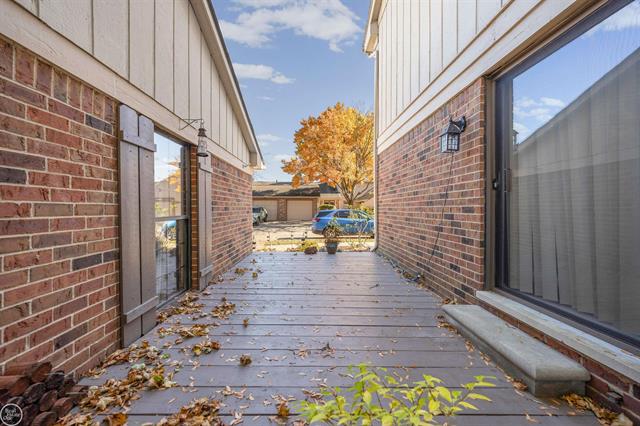 Builiding view twenty eight for 31605 Juniper, Warren, MI. 48093