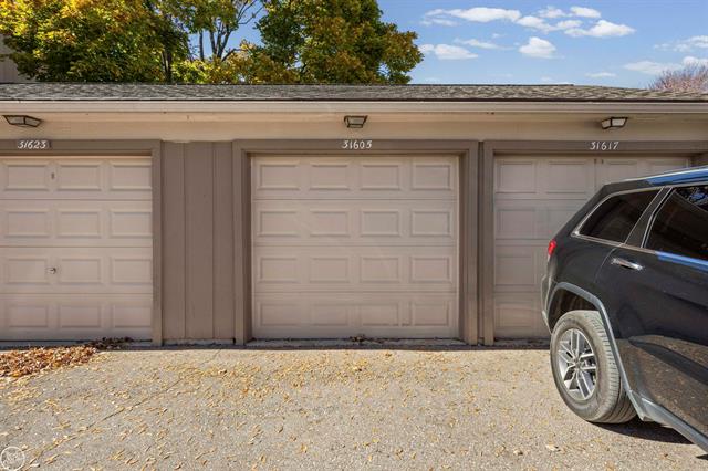 Builiding view twenty nine for 31605 Juniper, Warren, MI. 48093