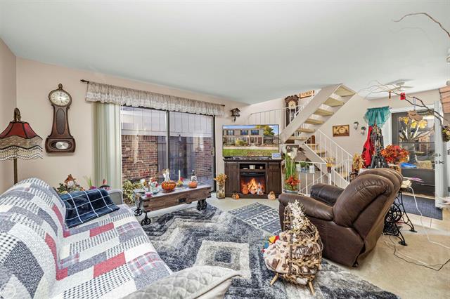 Builiding view two for 31605 Juniper, Warren, MI. 48093