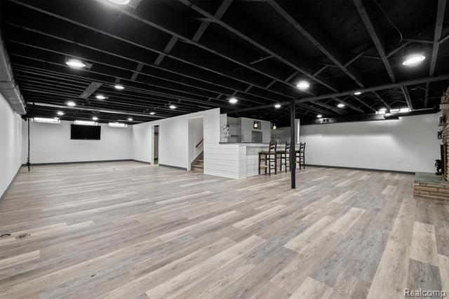 Builiding view twenty four for 11215 Chippewa, Warren, MI. 48093