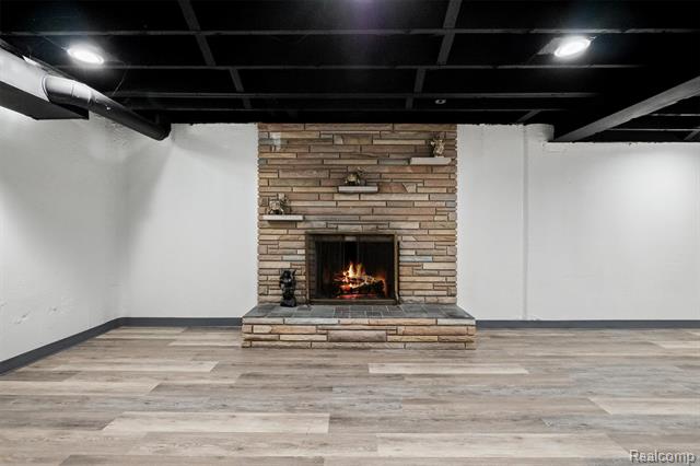 Builiding view twenty six for 11215 Chippewa, Warren, MI. 48093