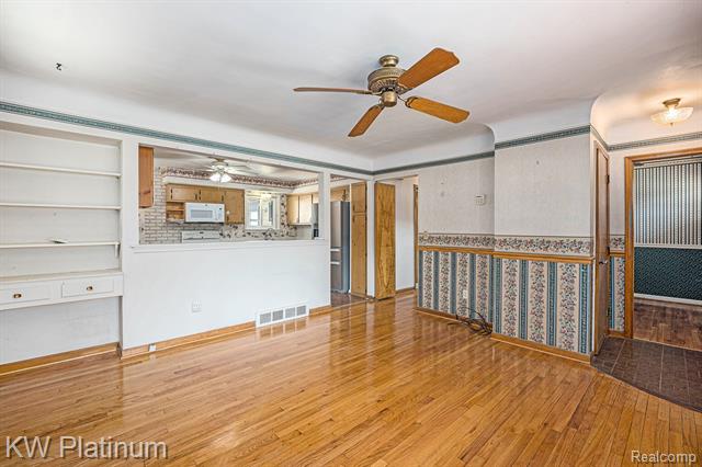 Builiding view four for 21719 , Saint Clair Shores, MI. 48082