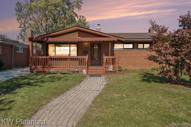 Builiding view one for 21719 , Saint Clair Shores, MI. 48082