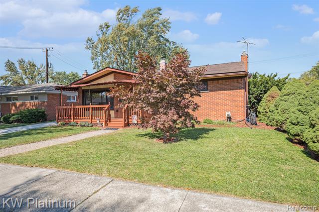 Builiding view two for 21719 , Saint Clair Shores, MI. 48082