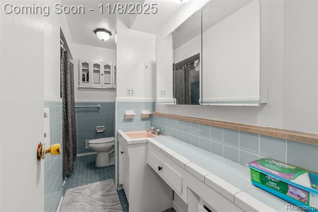 Builiding view fifteen for 22018 Timberidge, Saint Clair Shores, MI. 48082