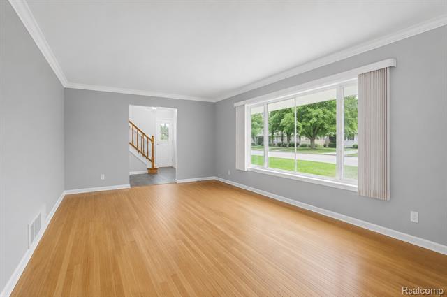 Builiding view five for 32229 Cambridge, Warren, MI. 48093