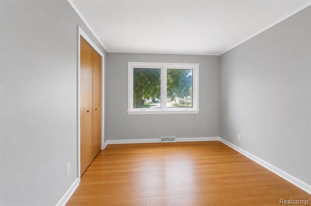 Builiding view nine for 32229 Cambridge, Warren, MI. 48093