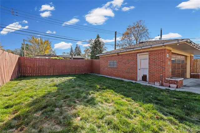 Builiding view eight for 21430 , Saint Clair Shores, MI. 48082