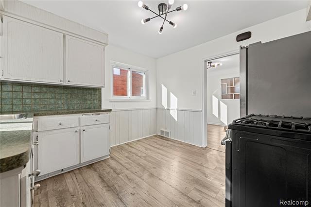 Builiding view seventeen for 21430 , Saint Clair Shores, MI. 48082