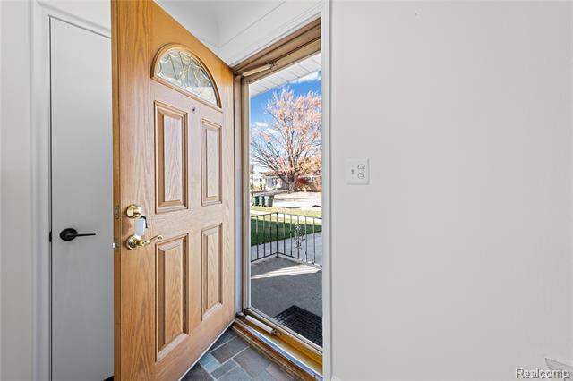 Builiding view ten for 21430 , Saint Clair Shores, MI. 48082