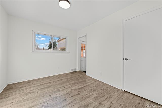 Builiding view twenty three for 21430 , Saint Clair Shores, MI. 48082