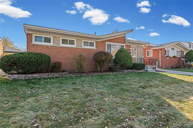 Builiding view two for 21430 , Saint Clair Shores, MI. 48082