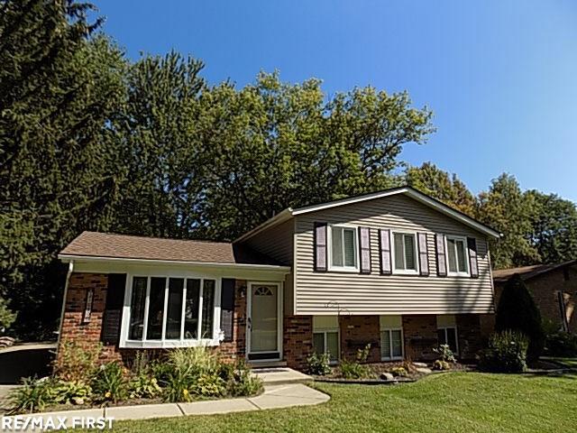 front view for 31680 Mc Namee, Fraser, Mi. 48026