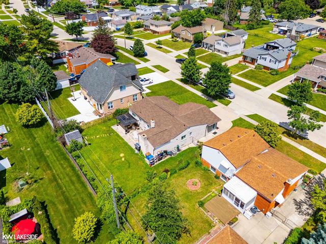Builiding view forty five for 3824 Dawson, Warren, MI. 48092