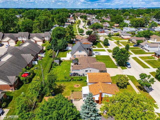 Builiding view forty four for 3824 Dawson, Warren, MI. 48092