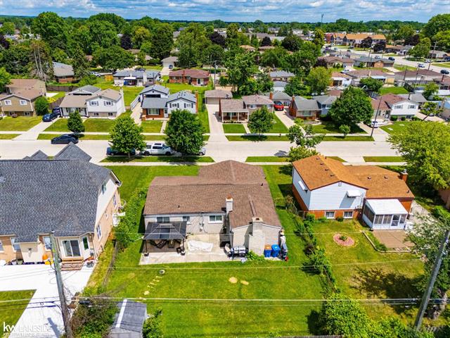 Builiding view forty seven for 3824 Dawson, Warren, MI. 48092