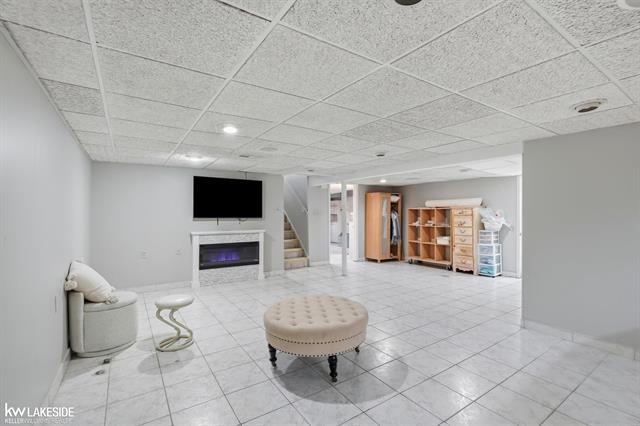 Builiding view twenty seven for 3824 Dawson, Warren, MI. 48092