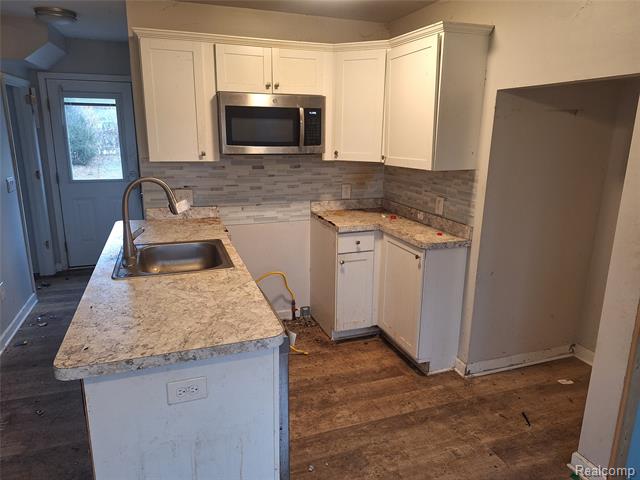 Builiding view seven for 31700 Linden, Fraser, MI. 48026