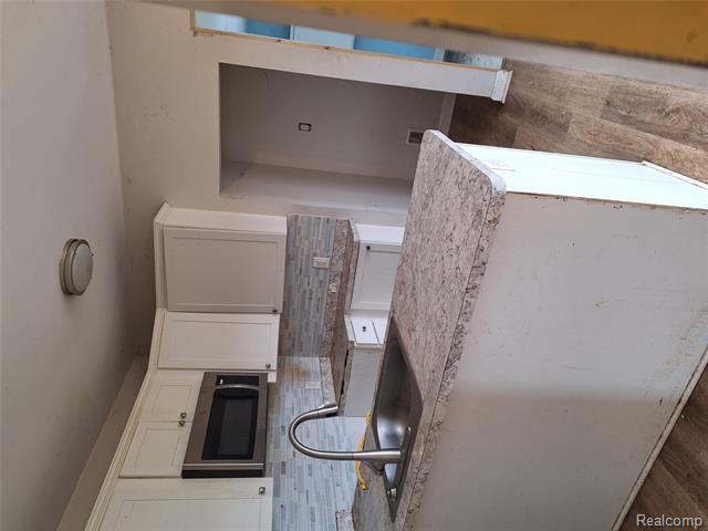 Builiding view seventeen for 31700 Linden, Fraser, MI. 48026