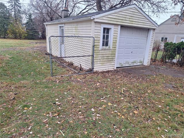 Builiding view two for 31700 Linden, Fraser, MI. 48026