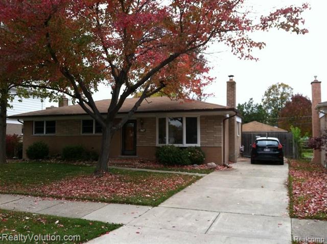 front view for 13327 Murthum, Warren, Mi. 48088