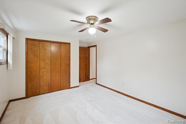 Builiding view eighteen for 21473 Lundy, Farmington, MI. 48336